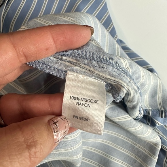 J. Jill Women’s Striped Print Long Sleeve Button-Down Shirt Blue Sz XS - Picture 11 of 11
